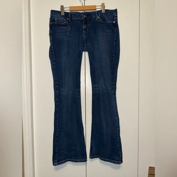 Guess Mid Rise Bootcut Jeans - Picture 1 of 16